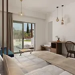 Nama Retreat 5* Pastida