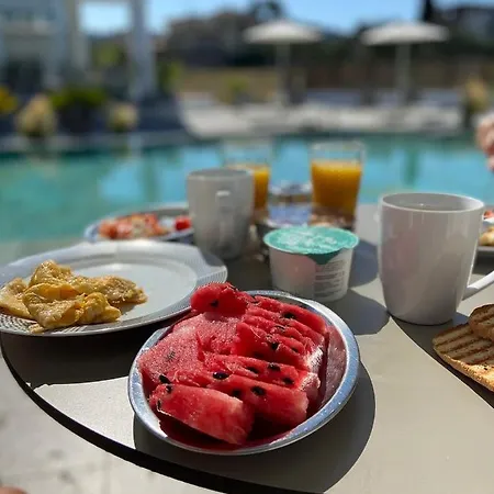 فندق Nama Retreat