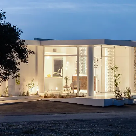 Nama Retreat فندق Pastida